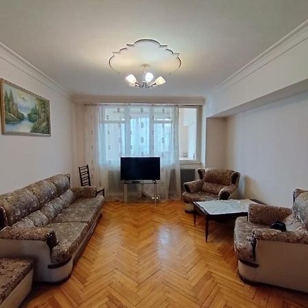 Large Apt Near Republic Square Yerevan Exterior photo