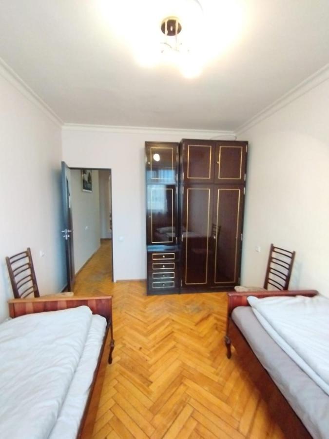 Large Apt Near Republic Square Yerevan Exterior photo