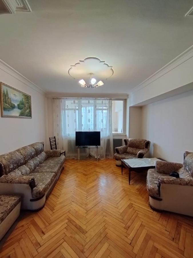Large Apt Near Republic Square Yerevan Exterior photo