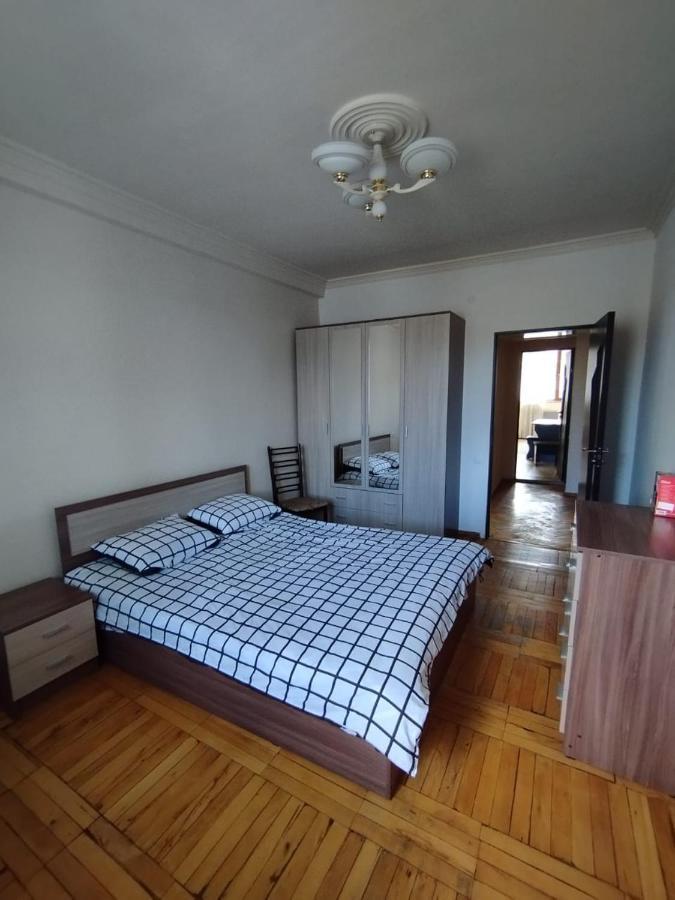 Large Apt Near Republic Square Yerevan Exterior photo